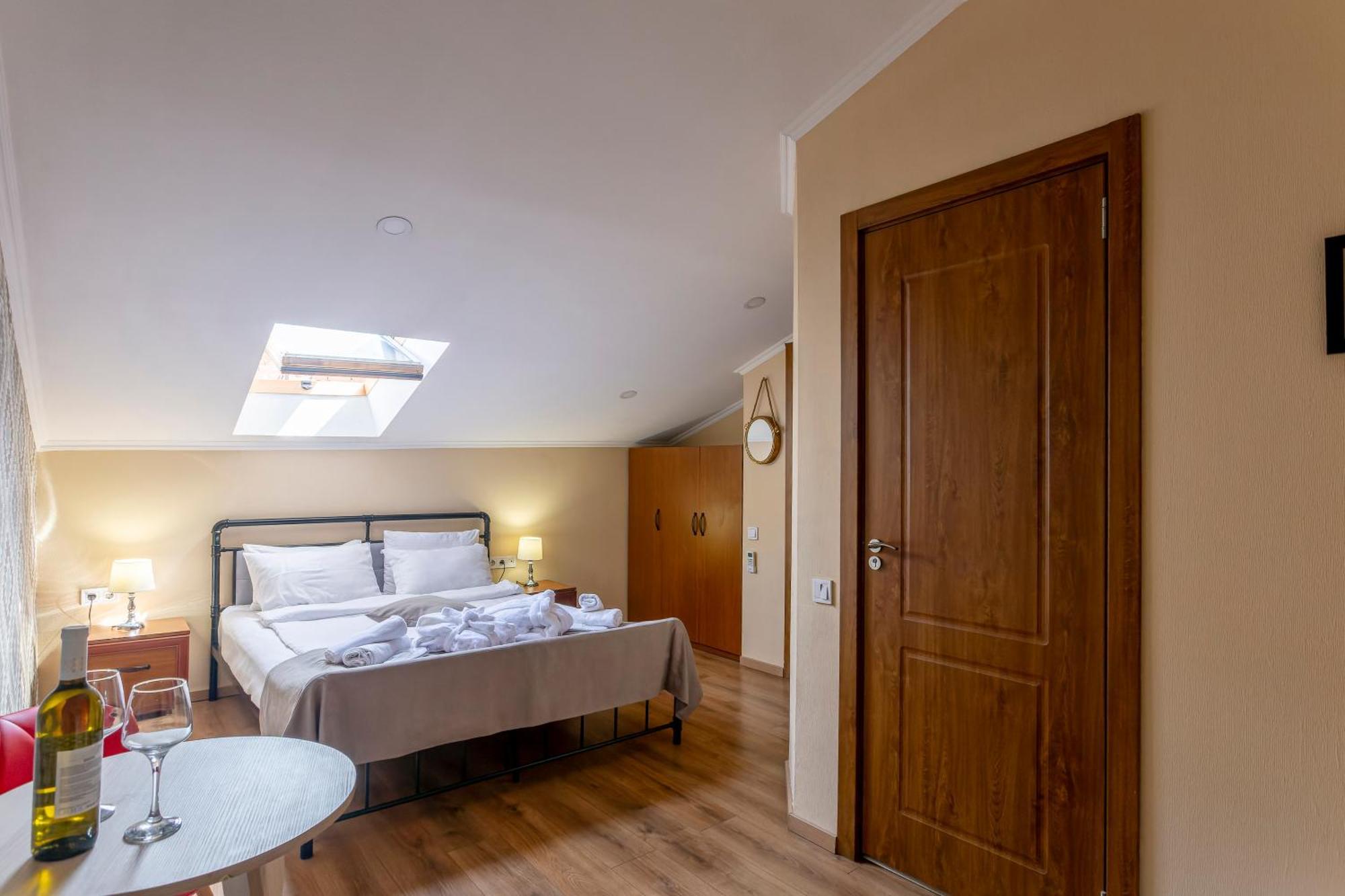 Hotel Middleton Tbilisi Ngoại thất bức ảnh
