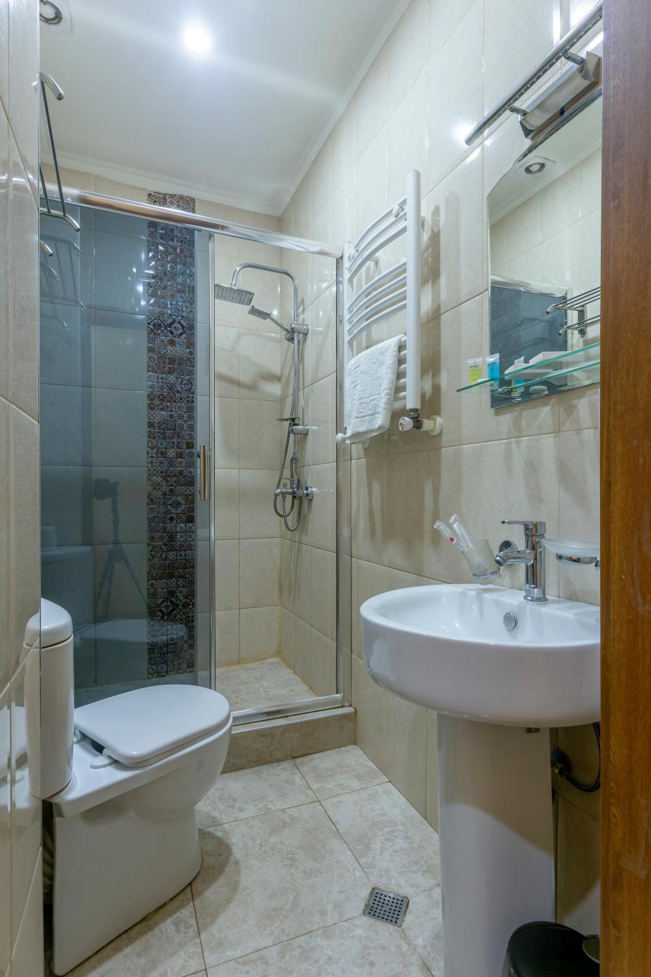 Hotel Middleton Tbilisi Ngoại thất bức ảnh