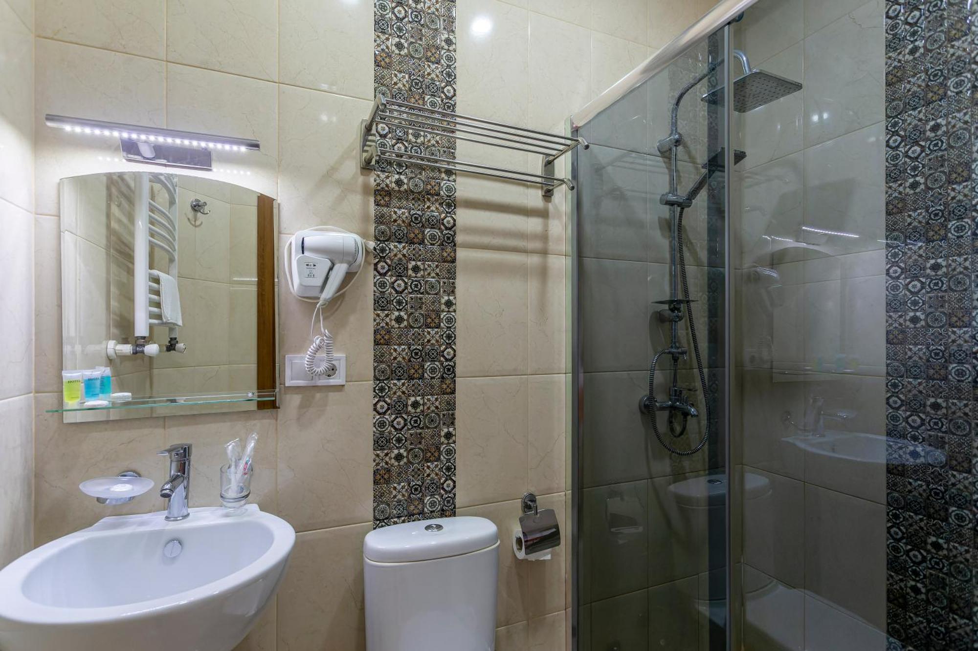 Hotel Middleton Tbilisi Ngoại thất bức ảnh